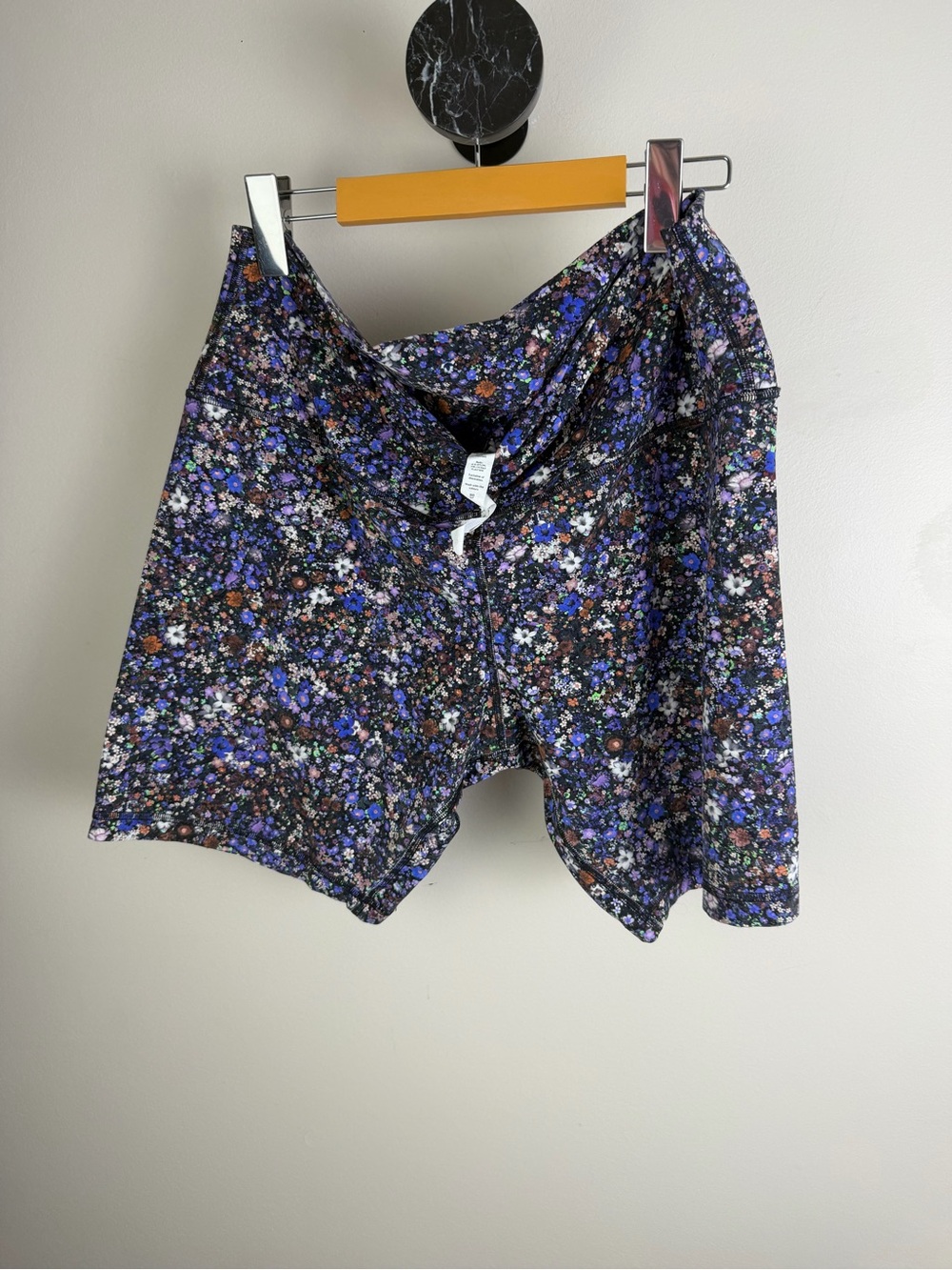 lululemon athletica Floral Print align 6 inch - Picture 3 of 3